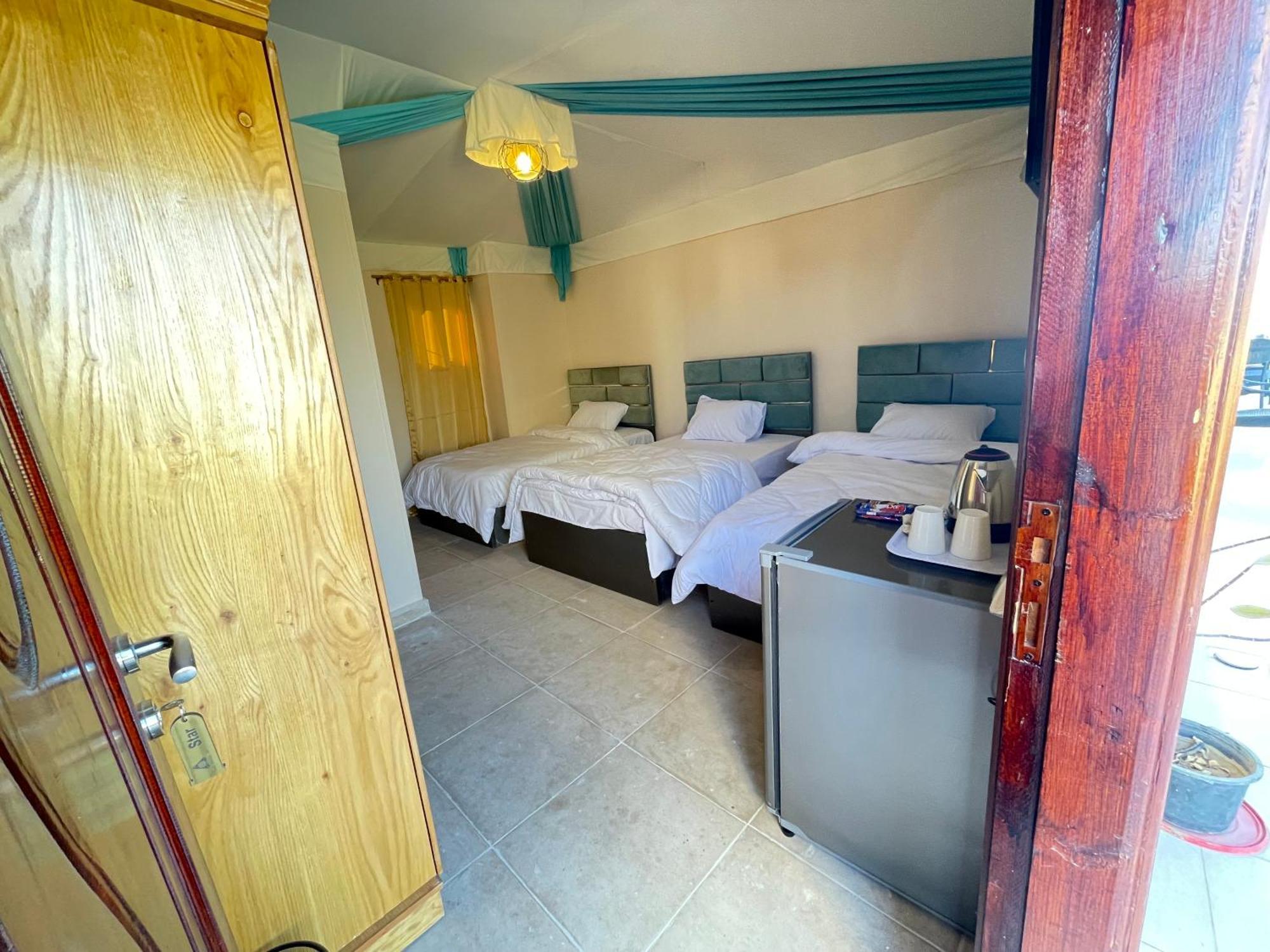 Sami Holiday Inn - Pyramids View Rooftop Al Kawm al Akhdar Bagian luar foto