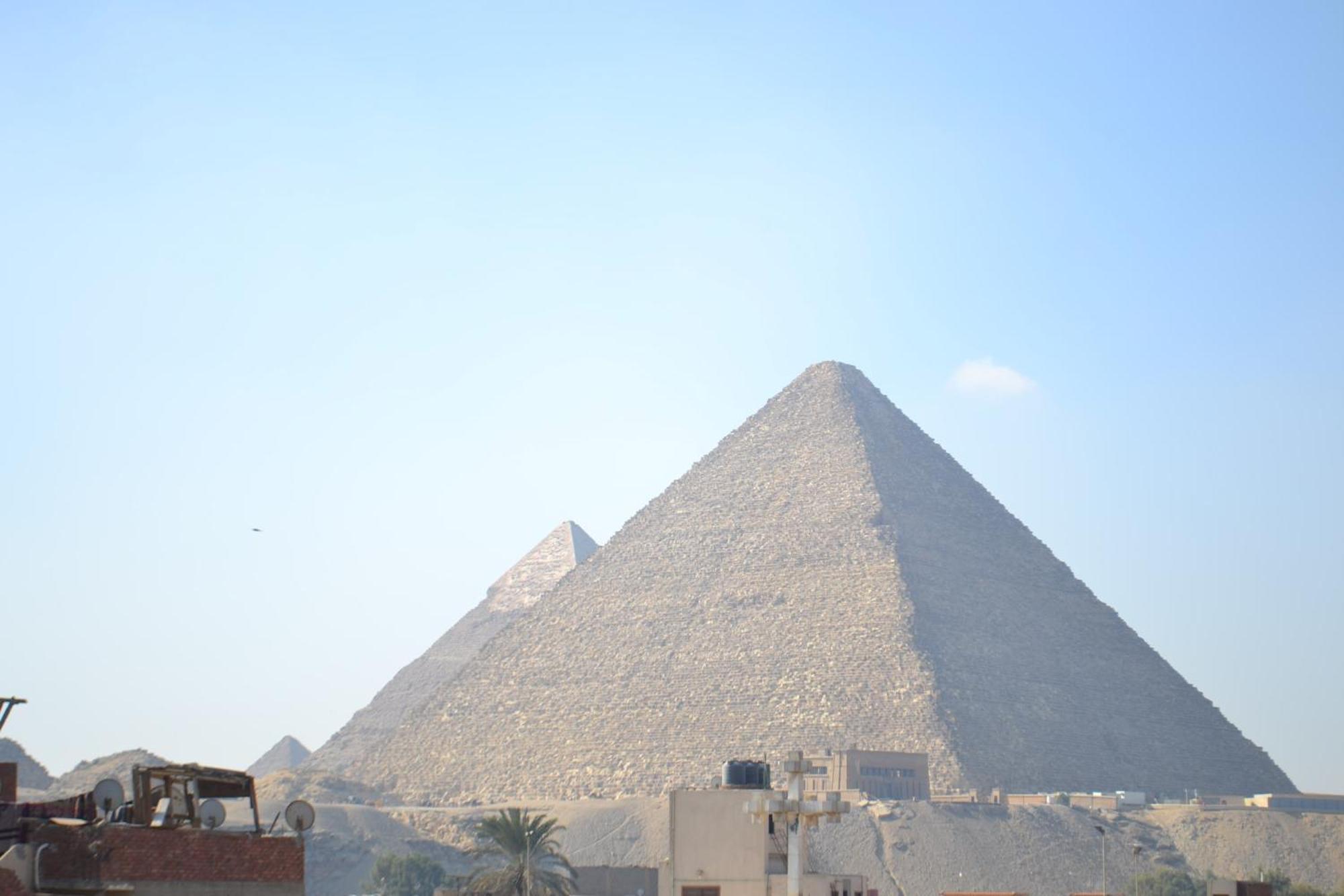 Sami Holiday Inn - Pyramids View Rooftop Al Kawm al Akhdar Bagian luar foto